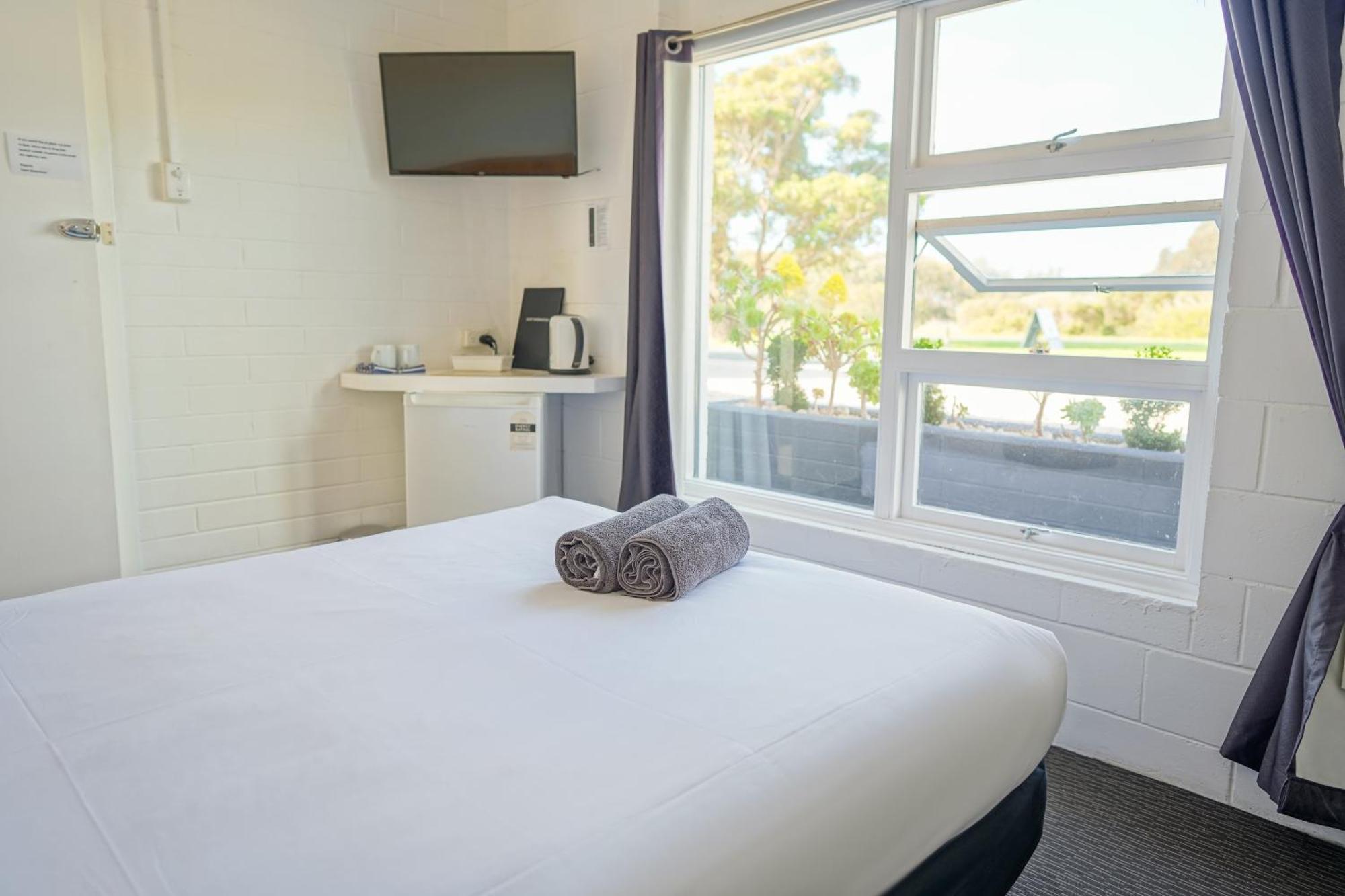 Meningie Waterfront Motel Экстерьер фото