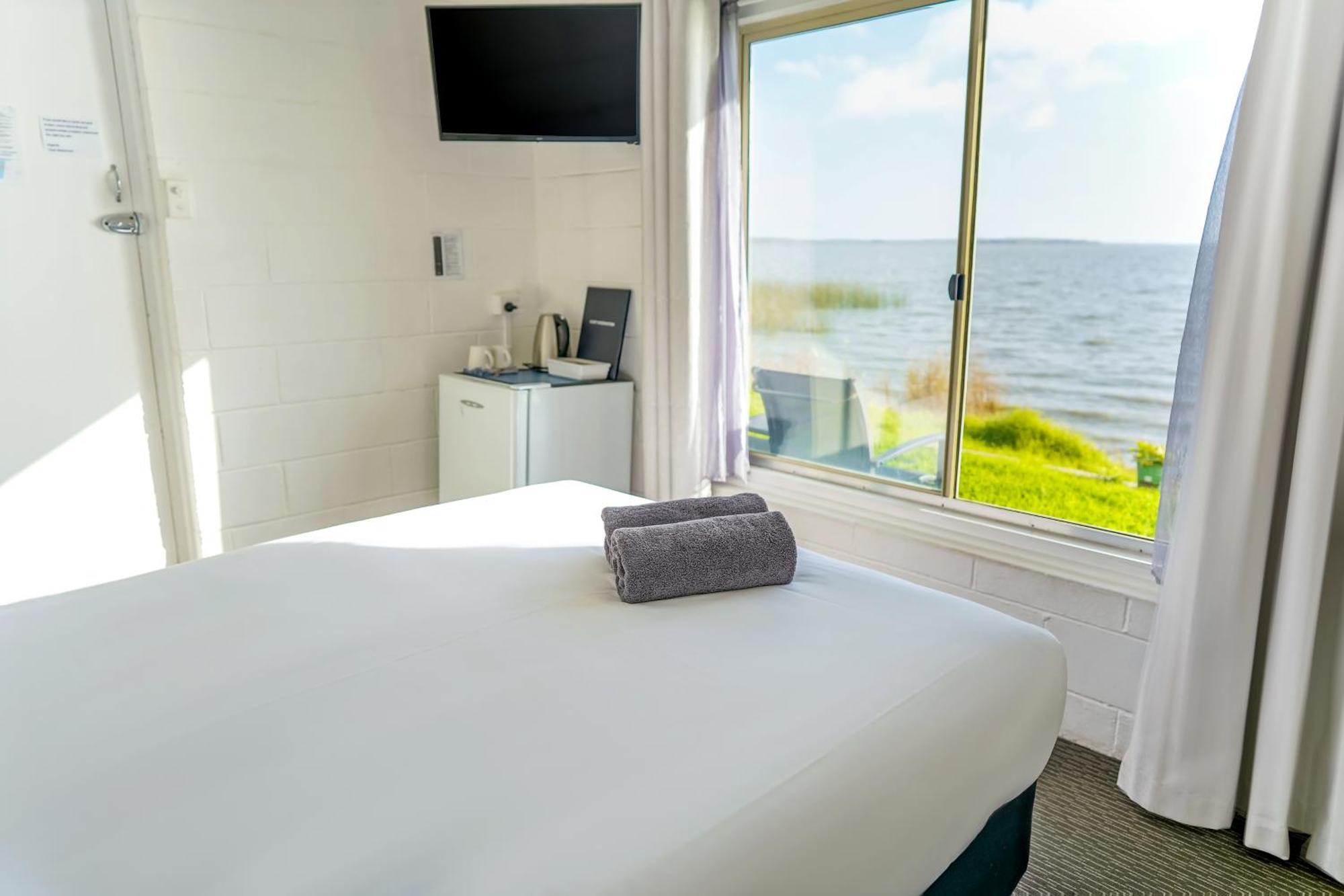 Meningie Waterfront Motel Экстерьер фото