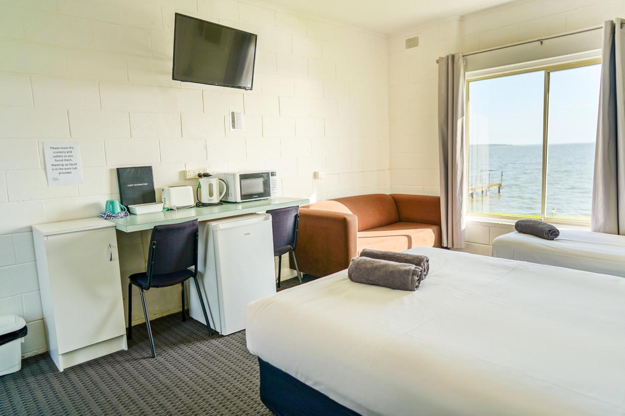 Meningie Waterfront Motel Экстерьер фото