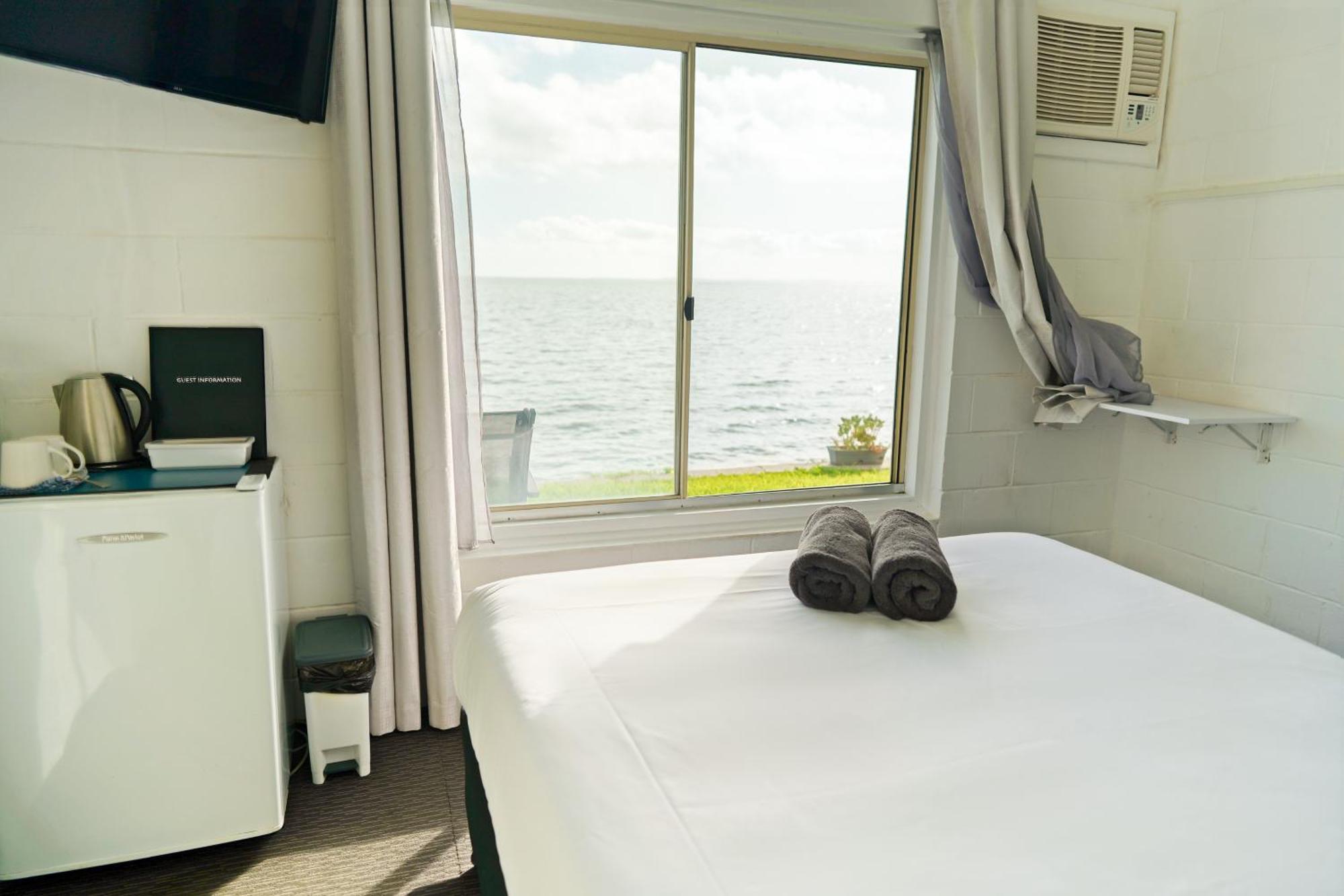 Meningie Waterfront Motel Экстерьер фото