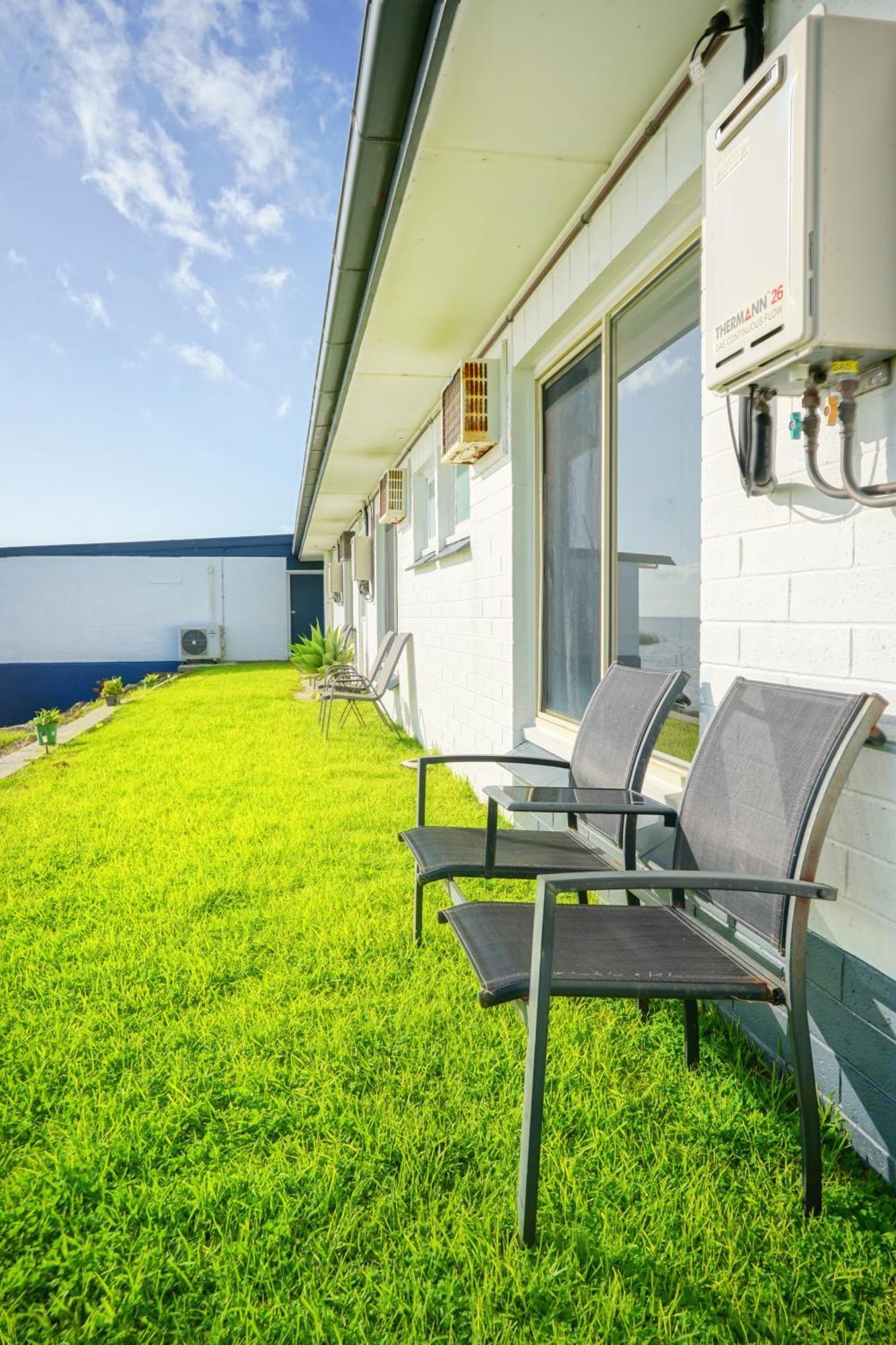 Meningie Waterfront Motel Экстерьер фото