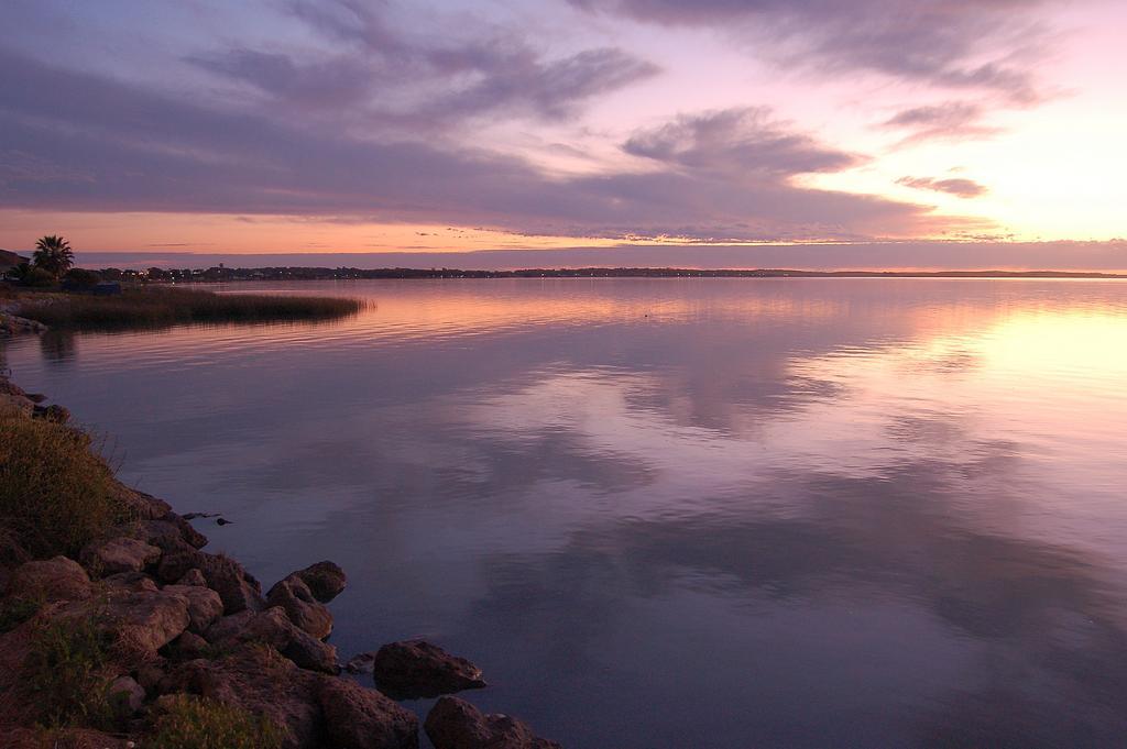 Meningie Waterfront Motel Экстерьер фото