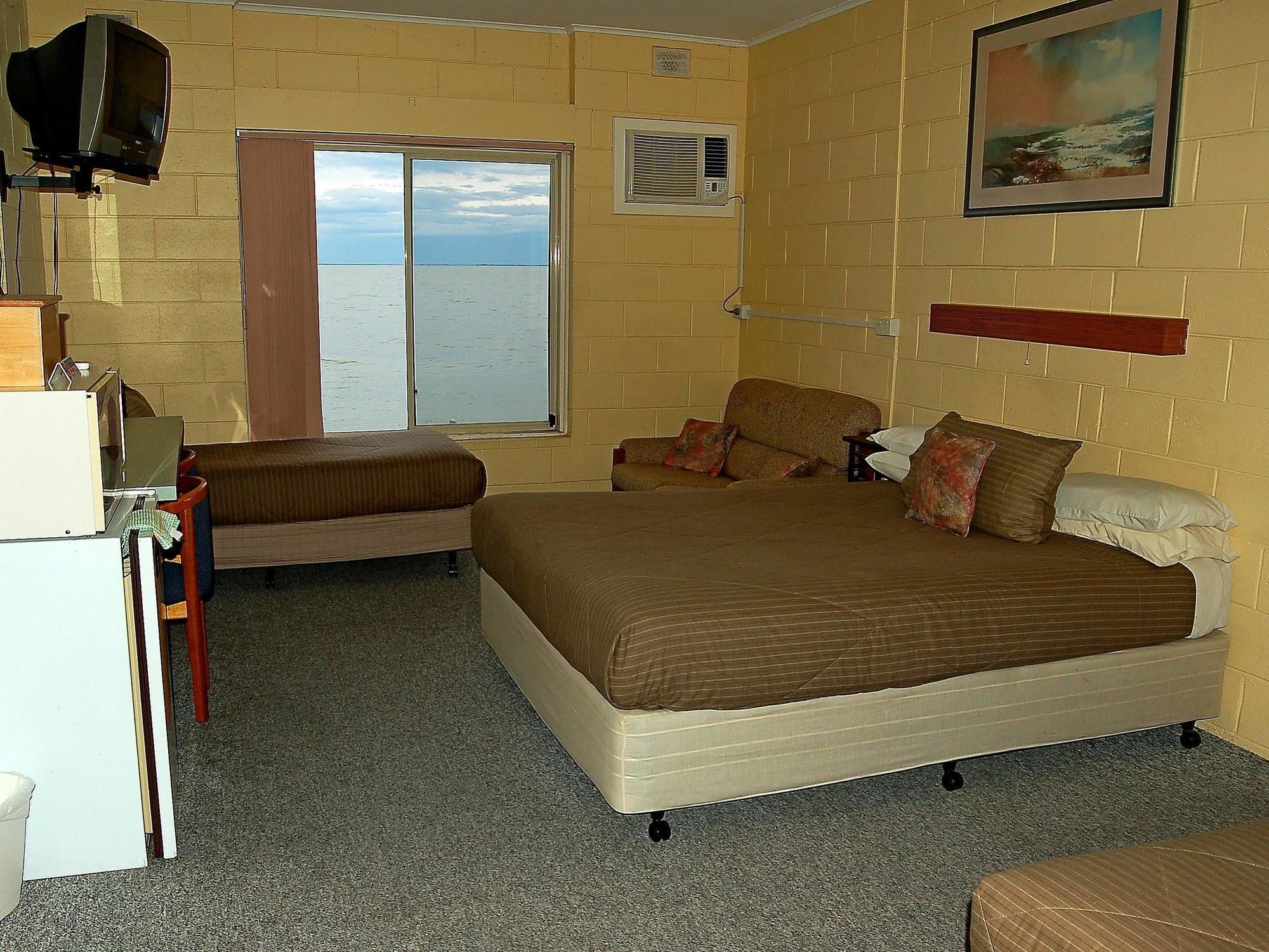 Meningie Waterfront Motel Экстерьер фото